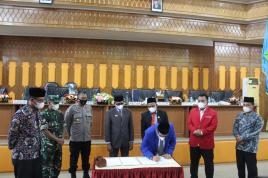 Wakil Ketua Hadiri Rapat Paripurna DPRK Aceh Selatan 